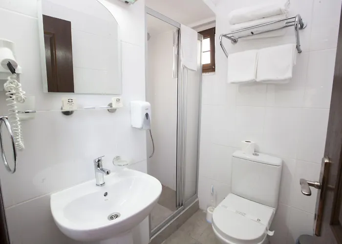 White Pearl Hotel Kyrenia (Northern Cyprus)